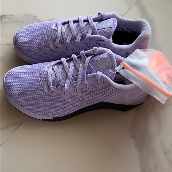 NWT Nike Metcon 5 lavender - Picture 4 of 7